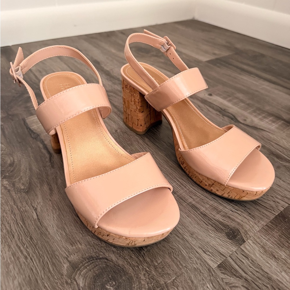 NWOB Kenneth Cole Reaction Blush Block Heel Sandals